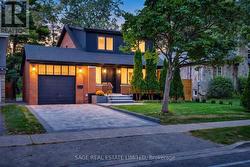 872 ROYAL YORK ROAD Toronto, ON M8Y 2V4