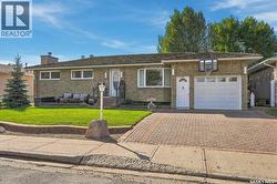 1015 Simcoe STREET Moose Jaw, SK S6H 3J3