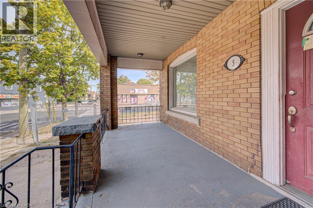 5 Barnesdale Avenue, Hamilton, ON