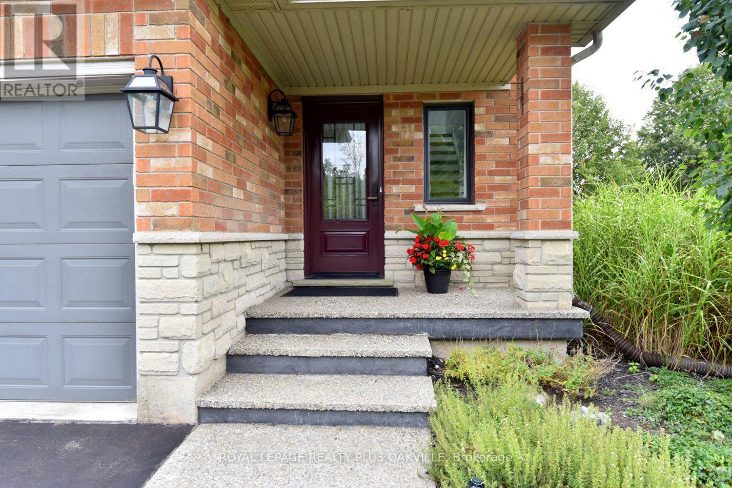 546 Sandcherry Drive, Burlington, ON