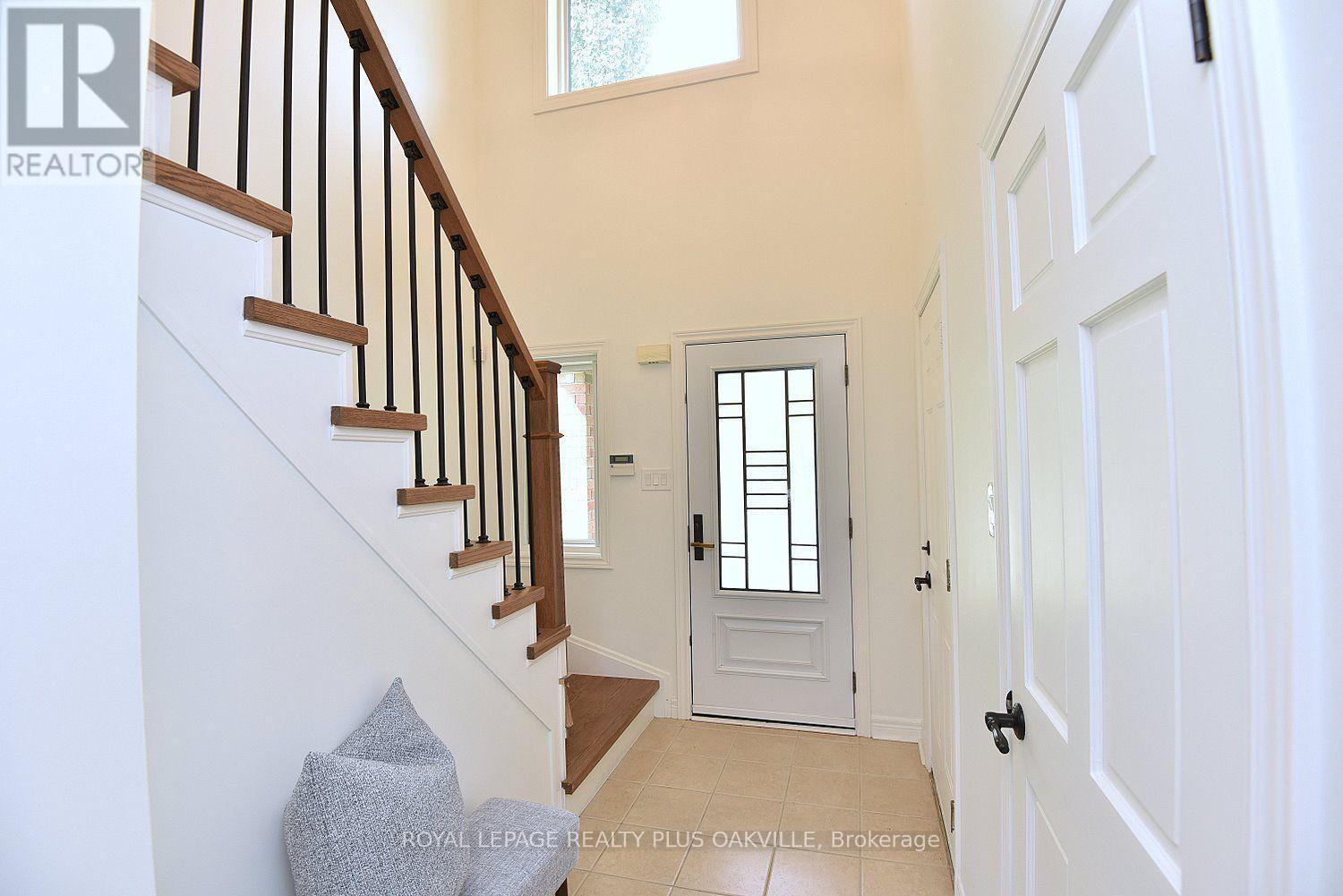 546 Sandcherry Drive, Burlington, ON