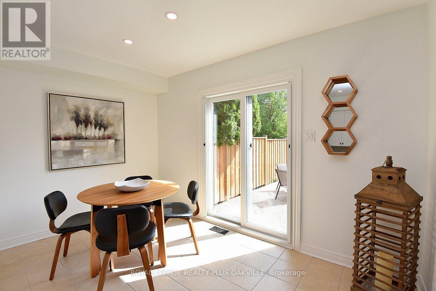 546 Sandcherry Drive, Burlington, ON
