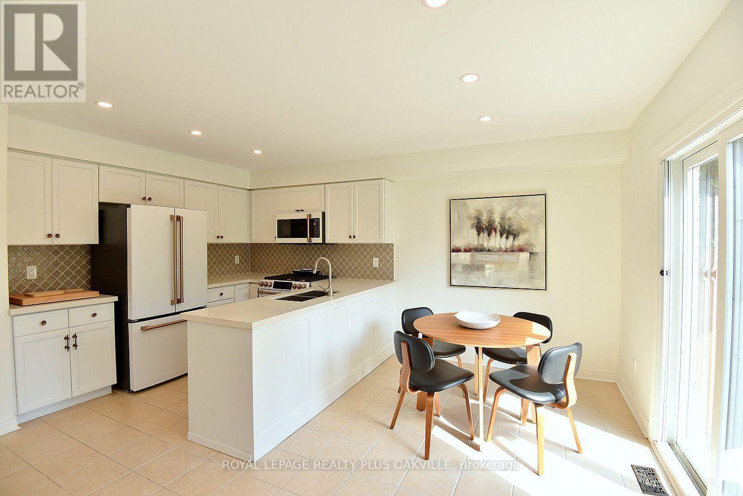 546 Sandcherry Drive, Burlington, ON