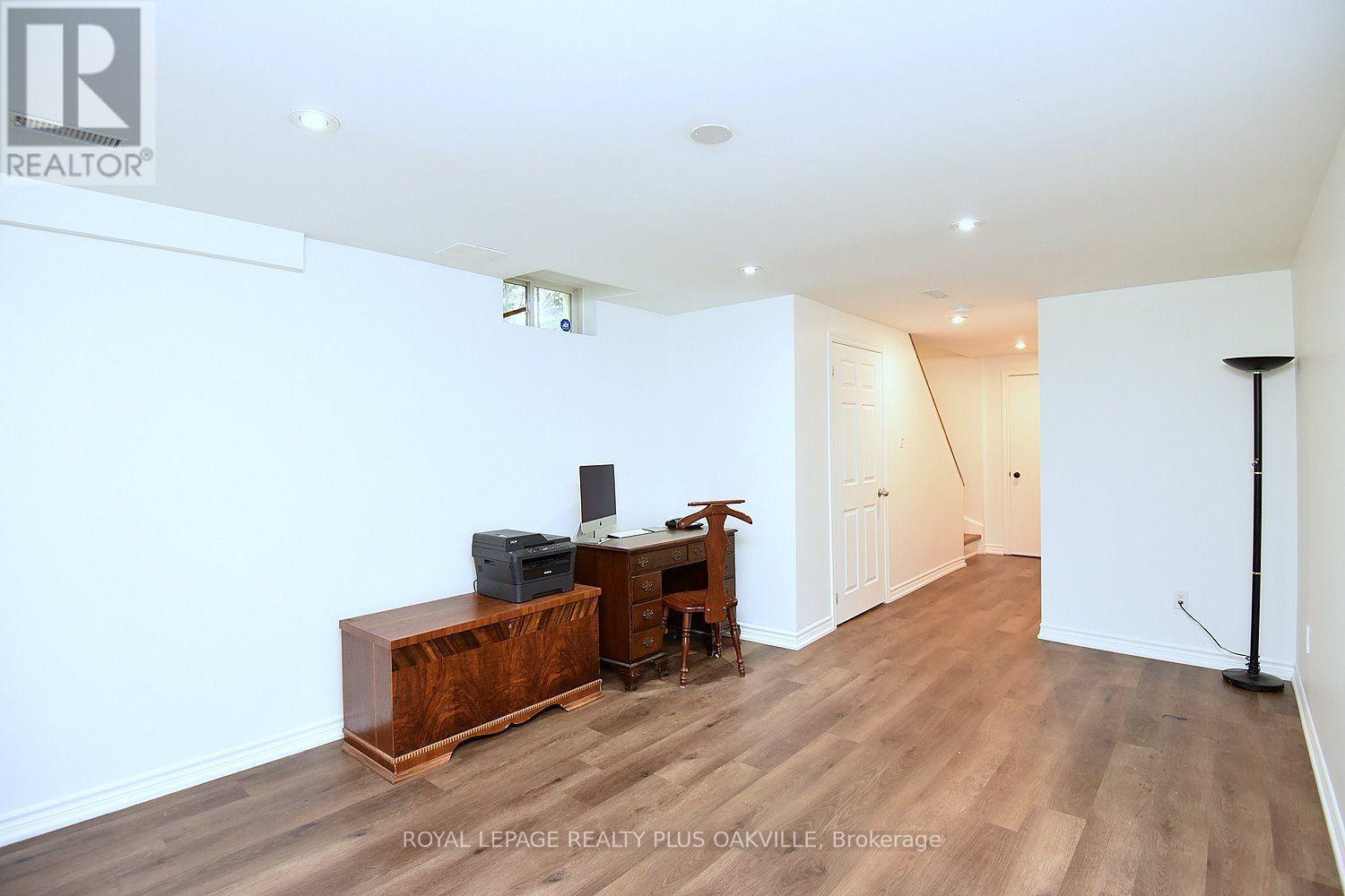 546 Sandcherry Drive, Burlington, ON