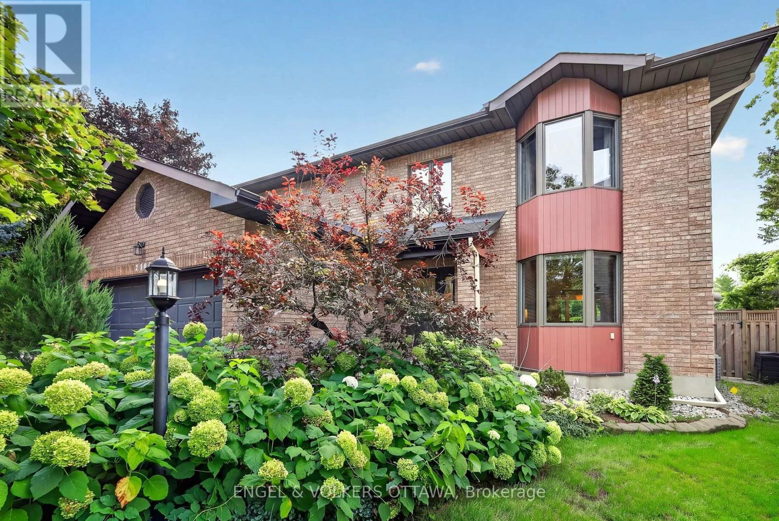 2106 Lamira Street, Ottawa, ON