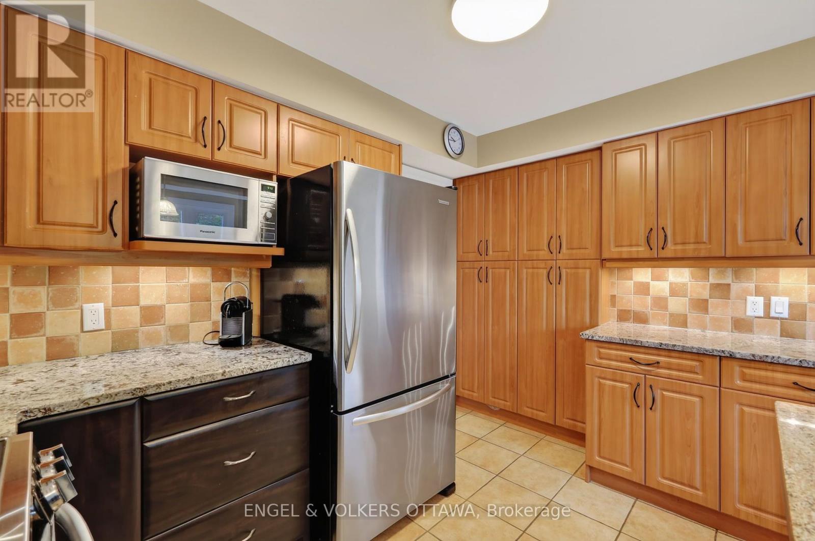 2106 Lamira Street, Ottawa, ON