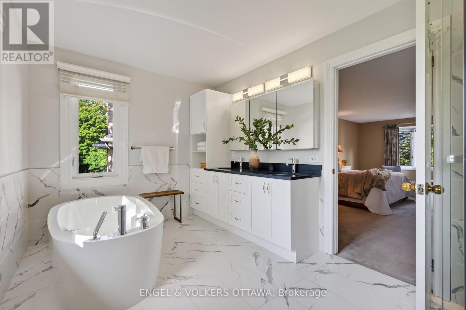 2106 Lamira Street, Ottawa, ON
