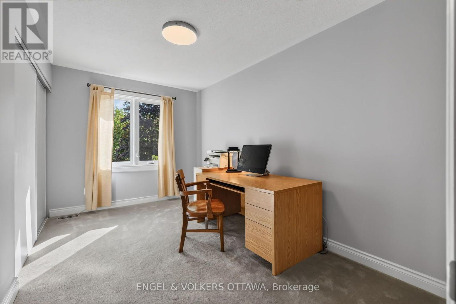 2106 Lamira Street, Ottawa, ON