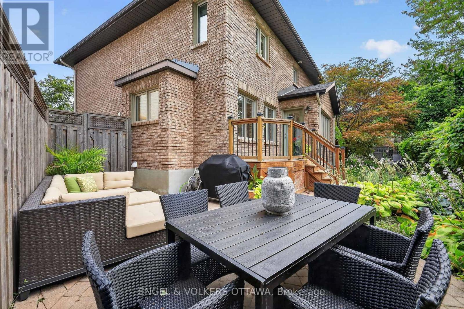 2106 Lamira Street, Ottawa, ON
