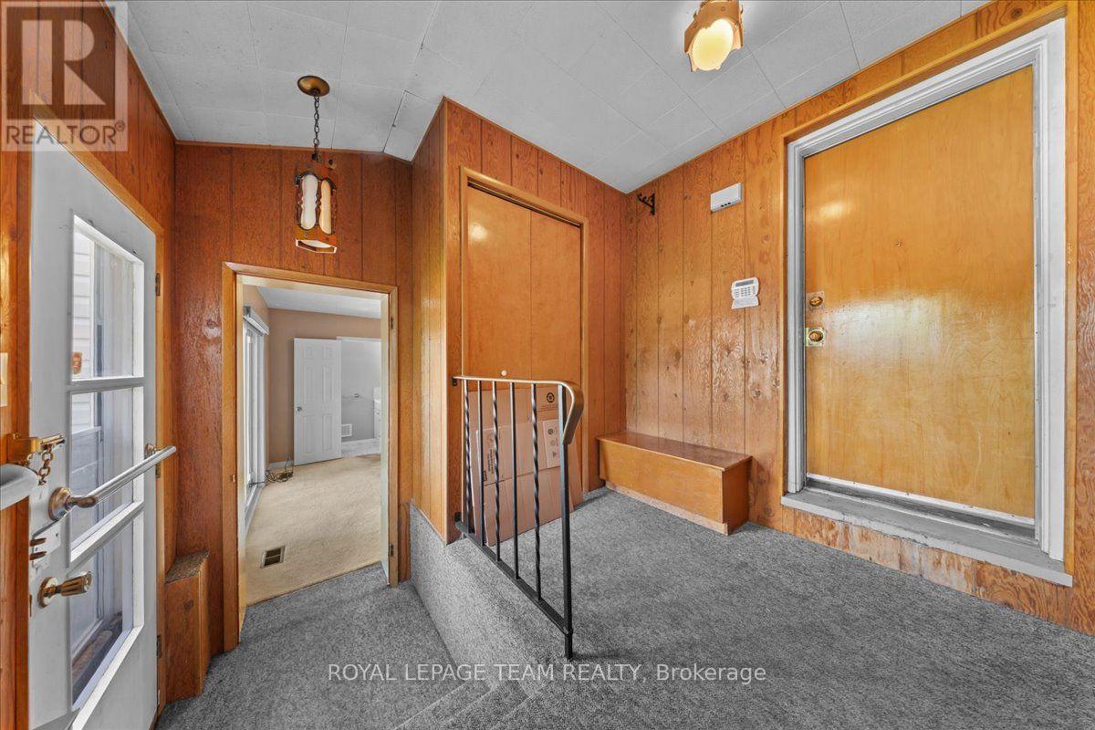 2000 Norway Crescent, Ottawa, ON