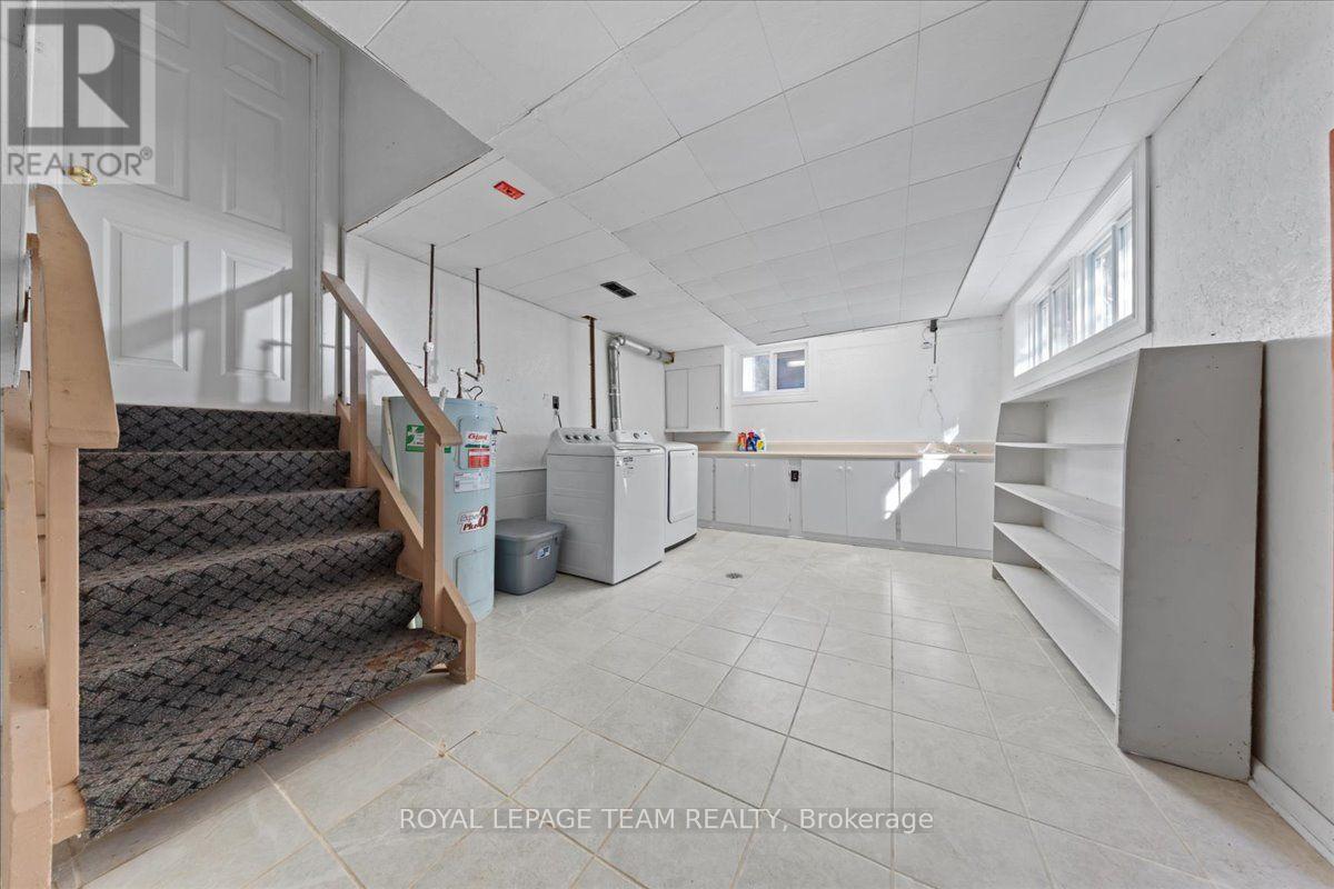 2000 Norway Crescent, Ottawa, ON