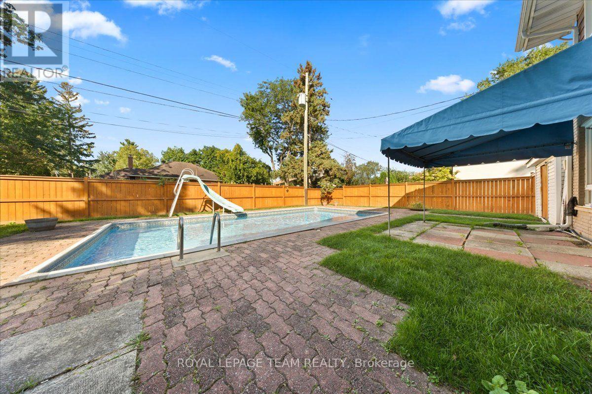 2000 Norway Crescent, Ottawa, ON