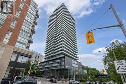 TH-103 - 1815 YONGE STREET Toronto, ON M4T 2A4