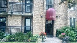 201 - 15390 YONGE STREET Aurora, ON L4G 1N8