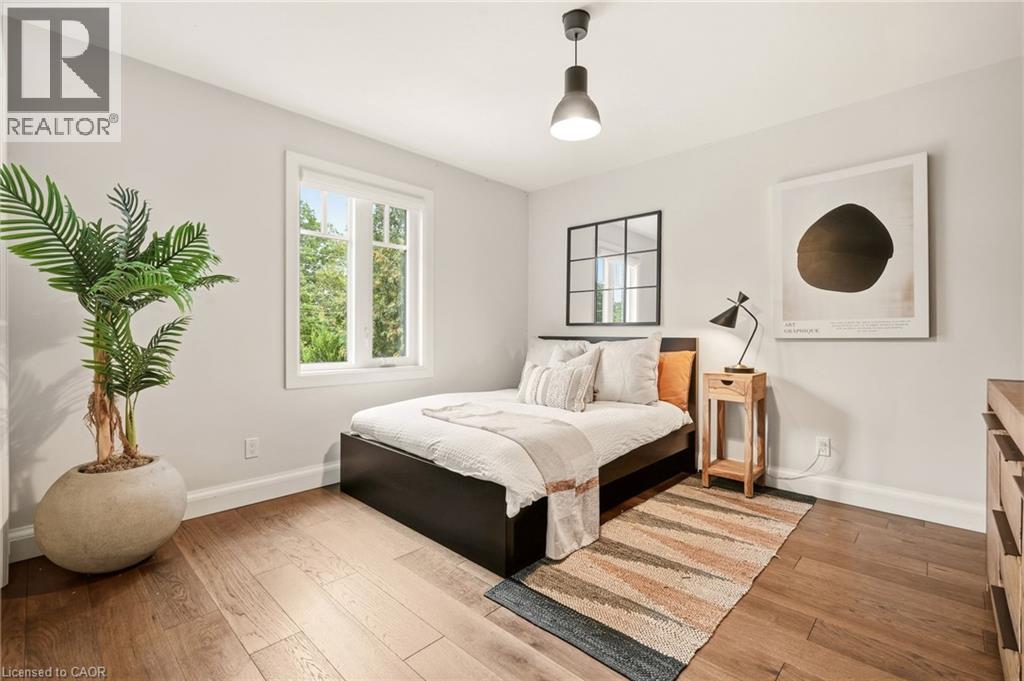 387 Valanna Crescent, Burlington, ON