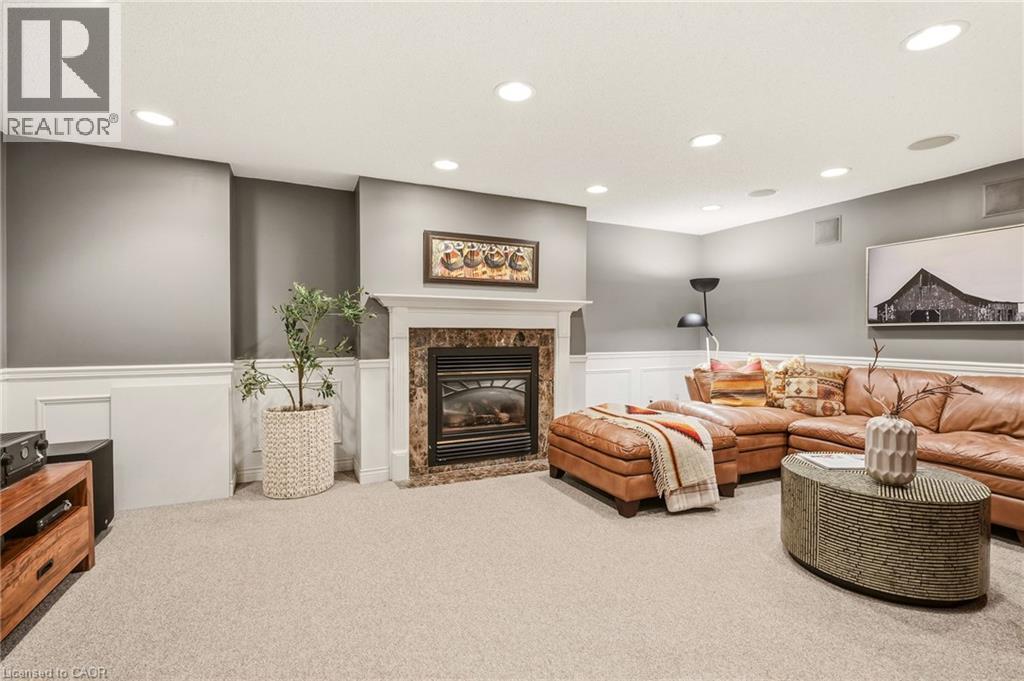 387 Valanna Crescent, Burlington, ON