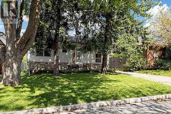 74 MINERVA AVENUE Toronto, ON M1M 1V4