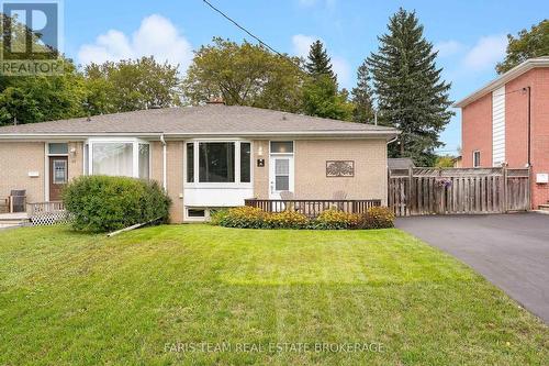 45 BAILEY CRESCENT  Aurora, ON L4G 2B2