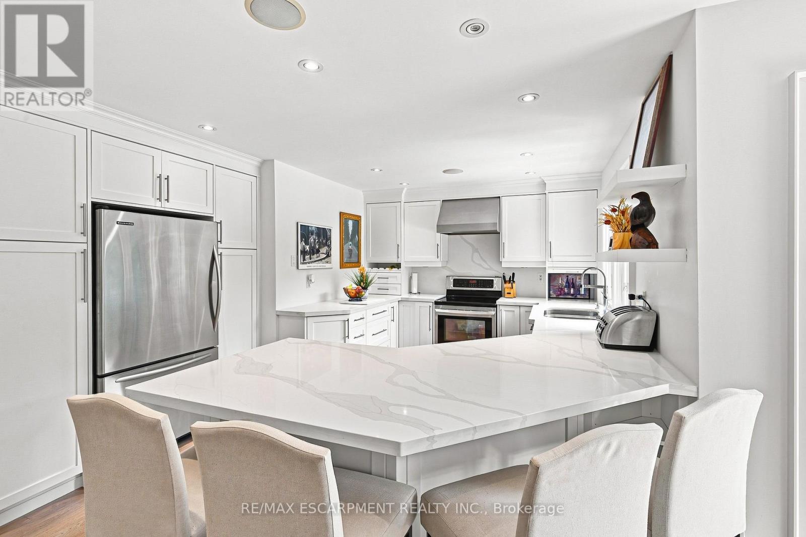 794 Falcon Boulevard, Burlington, ON