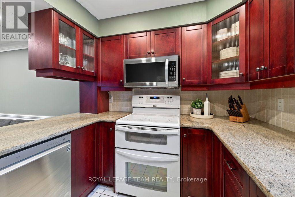 249 Hinchey Avenue, Ottawa, ON