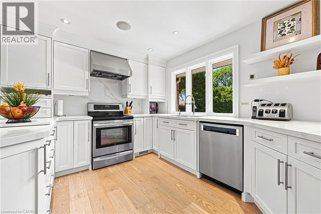 794 Falcon Boulevard, Burlington, ON