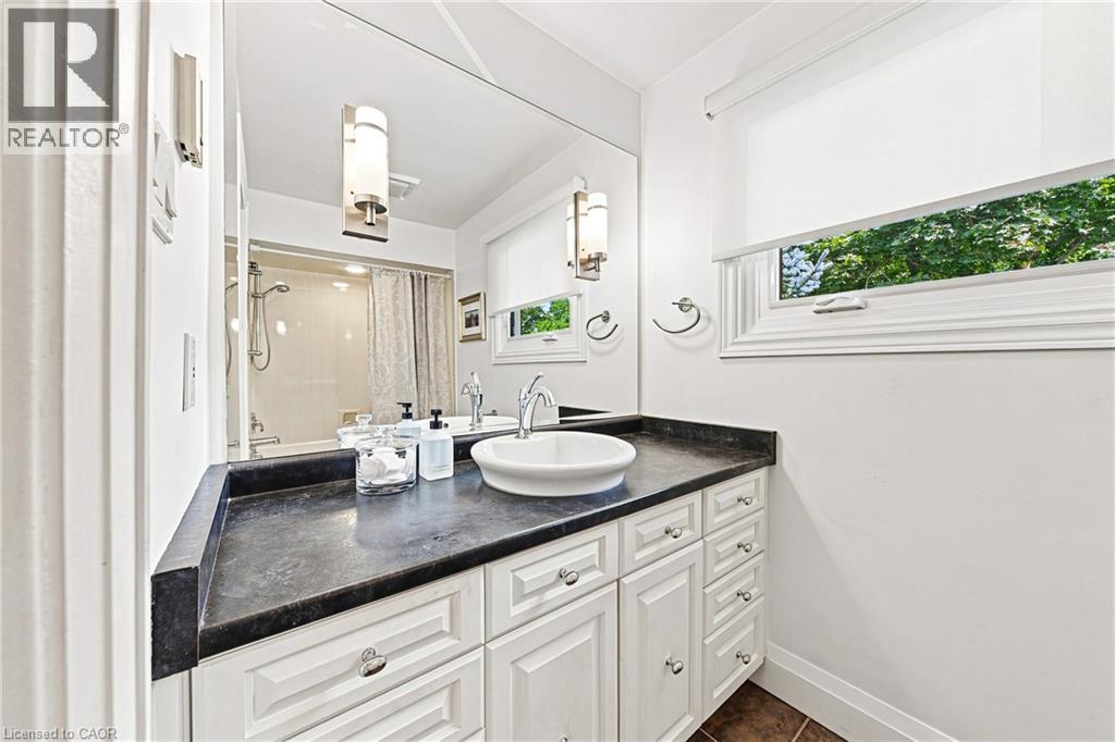 794 Falcon Boulevard, Burlington, ON