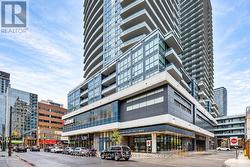 2403 - 89 DUNFIELD AVENUE Toronto, ON M4S 0A4