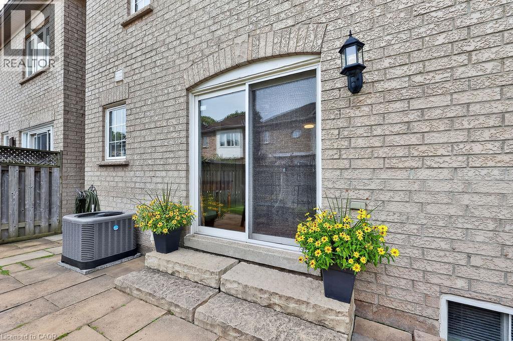 2261 Seton Crescent, Burlington, ON