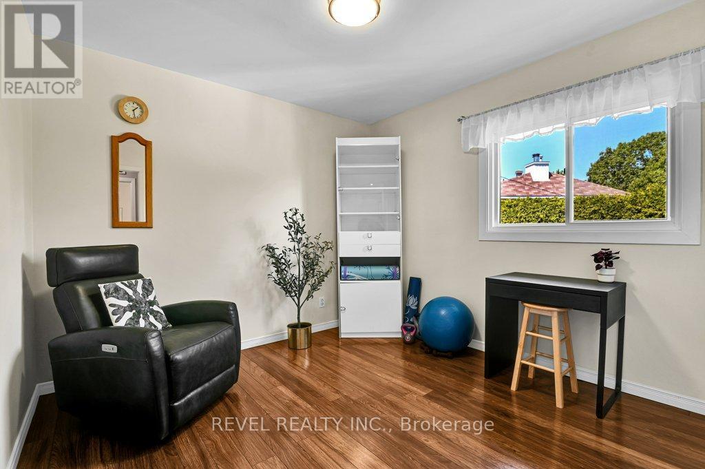 3rd Bedroom, currently hobby room - 2555 Regina Street, Ottawa, ON