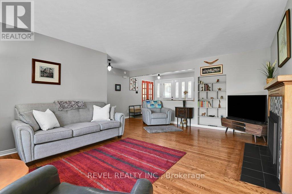2555 Regina Street, Ottawa, ON