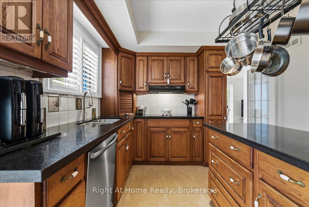 1252 Britannia Road, Burlington, ON