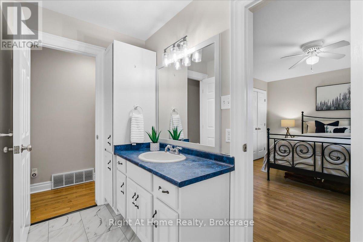 1252 Britannia Road, Burlington, ON