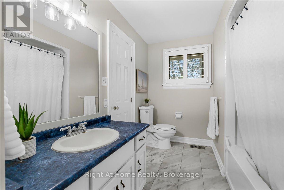 1252 Britannia Road, Burlington, ON