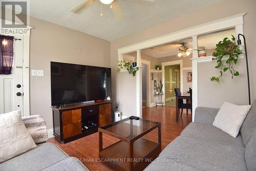 56 Barons Avenue N, Hamilton, ON 