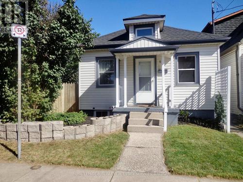 Covered porch - 57 Harrison Avenue, Hamilton, ON 