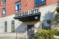 22 - 121 PRESCOTT AVENUE Toronto, ON M6N 3G8