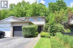 49 PARK Street E  Dundas, ON L9H 1C9