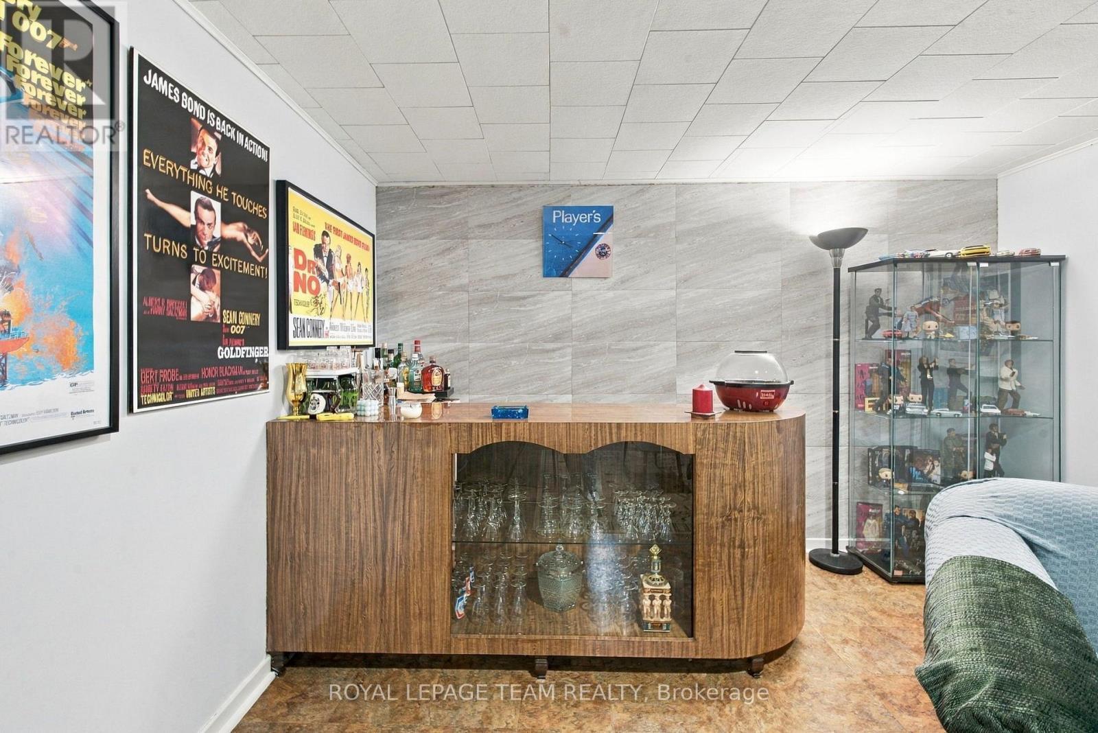 2587 Roman Avenue, Ottawa, ON