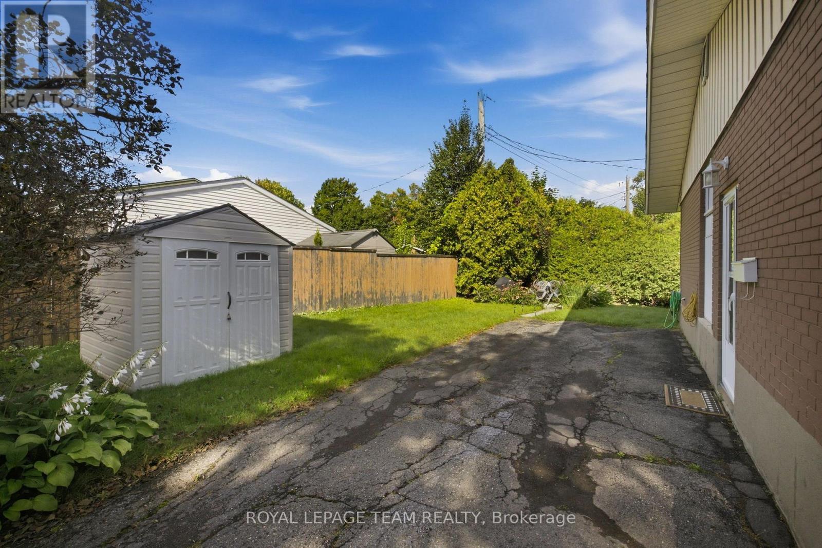 2587 Roman Avenue, Ottawa, ON