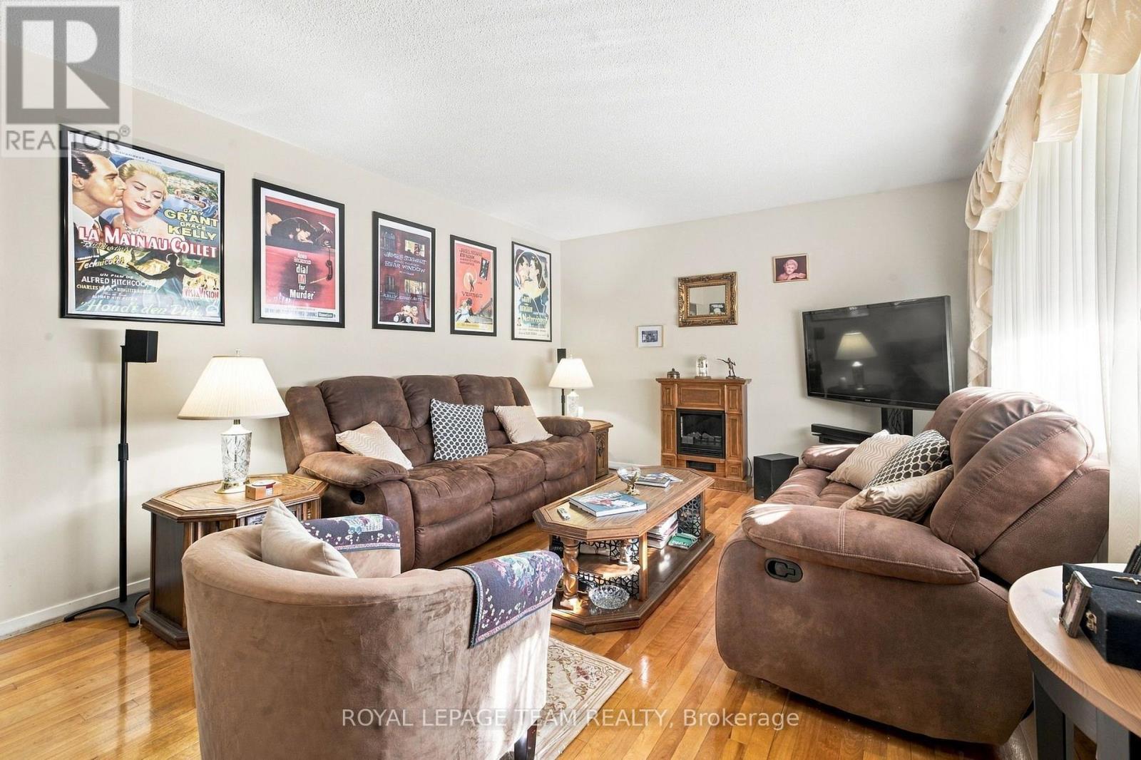 2587 Roman Avenue, Ottawa, ON
