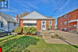 102 TOWNLINE RD. WEST ROAD St. Catharines (Burleigh Hill), ON L2T 1P7