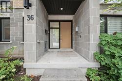 36 KENNETH WOOD CRESCENT Toronto, ON M2N 0K3