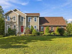 28 Carmel Crescent Fall River, NS B2T 1Y9