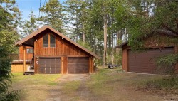 2893 Rowan Way Gabriola Island, BC V0R 1X7