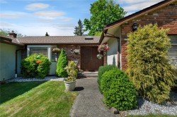 1930 Gillian Pl Campbell River, BC V9W 6B6