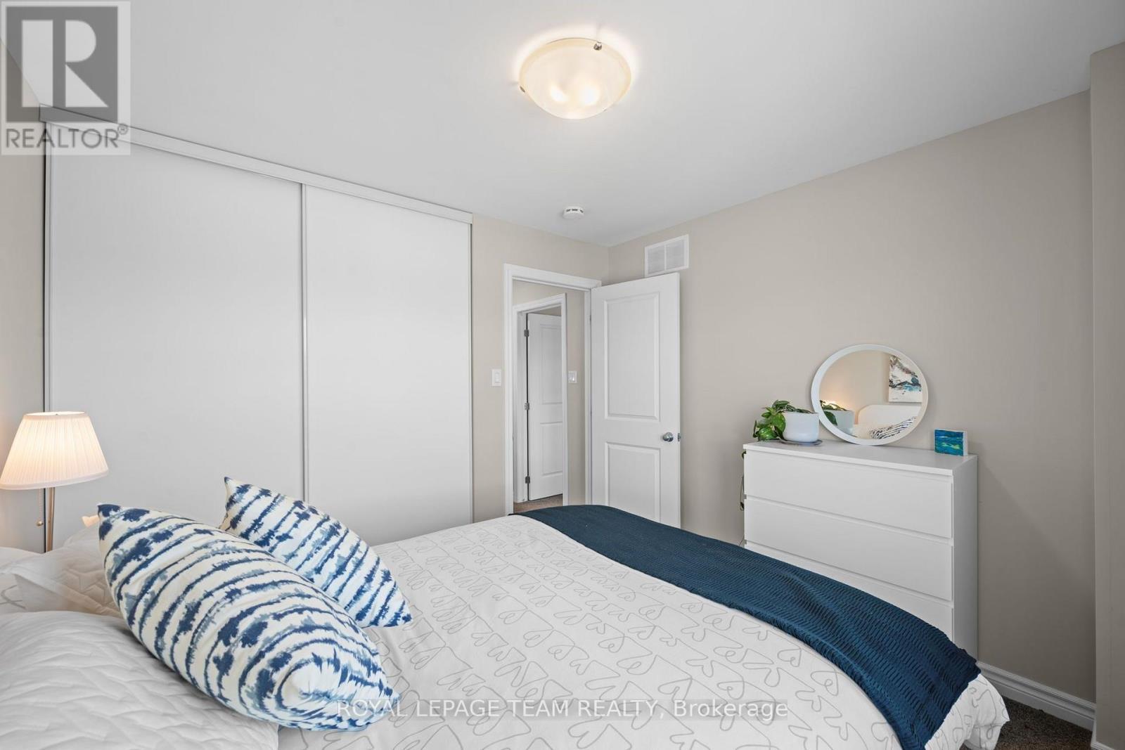 249 Kimpton Drive, Ottawa, ON