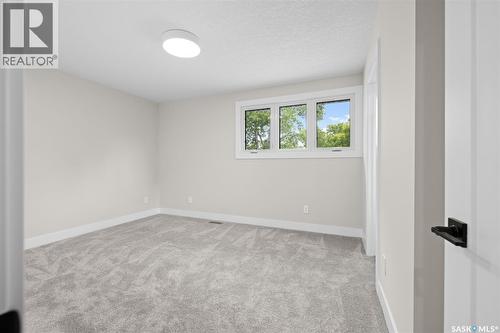 10 Selkirk Crescent, Regina, SK 