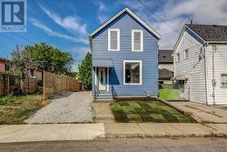 533 CATHARINE STREET N  Hamilton, ON L8L 4V3