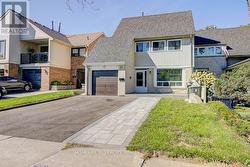 17 ROOKSNEST TRAIL Toronto, ON M1S 3W1