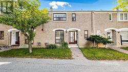 24 - 25 GOSFORD BOULEVARD Toronto, ON M3N 2G7